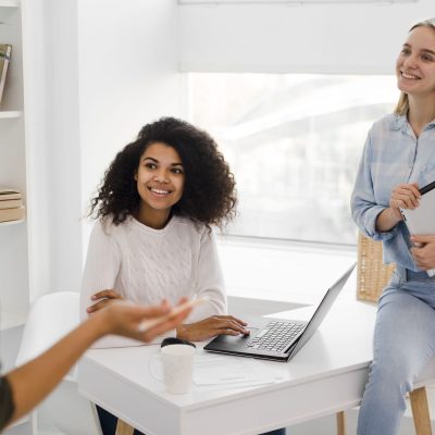 business-womens-office-working